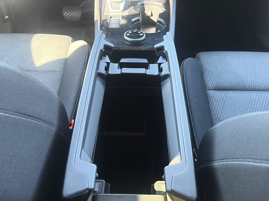 Certified 2025 Nissan Rogue SV AWD/4WD image 34