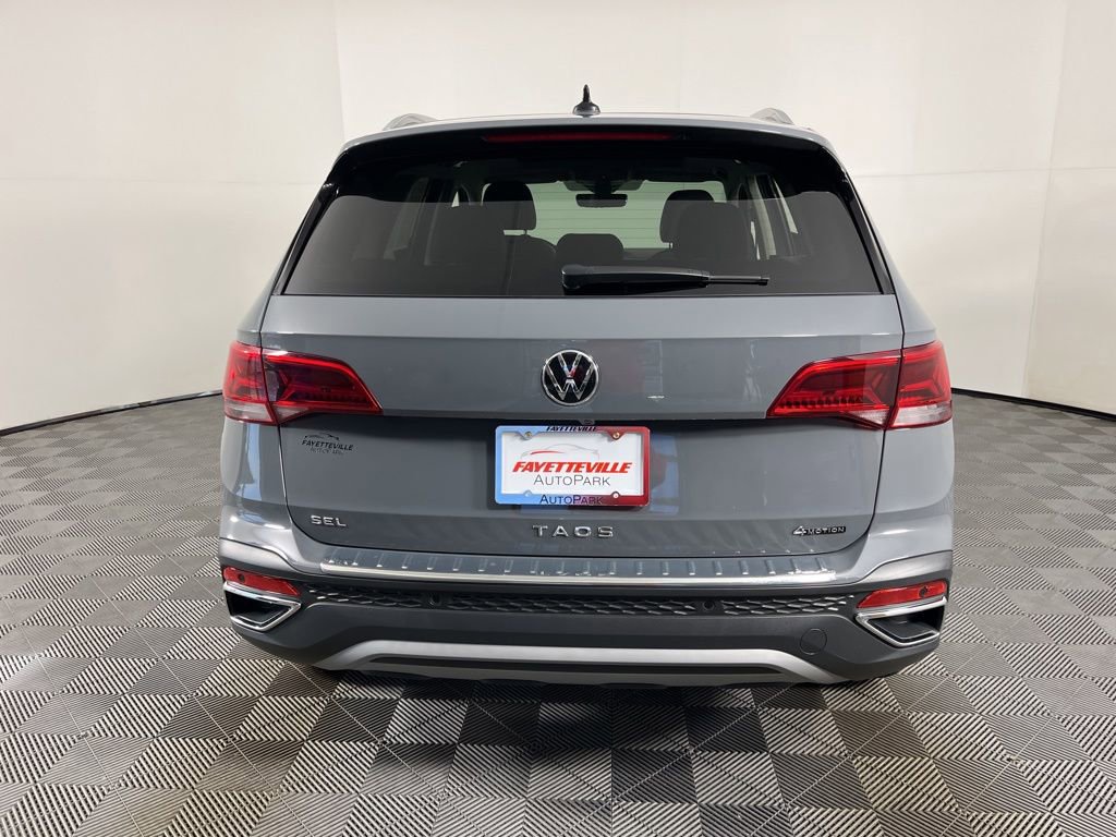 Used 2024 Volkswagen Taos SEL image 12