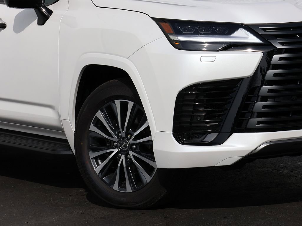 New 2026 Lexus LX 600 4WD w/ Premium Package image 3