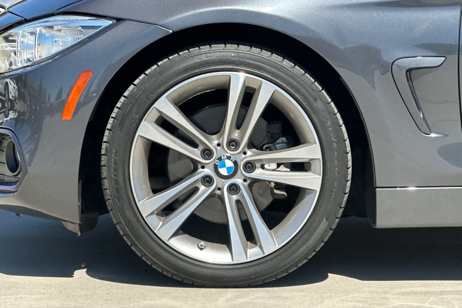 Used 2016 BMW 428i Coupe w/ Technology Package RWD image 12