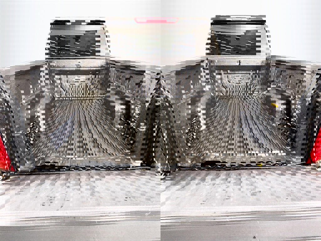 Used 2024 Chevrolet Silverado 1500 LT image 18