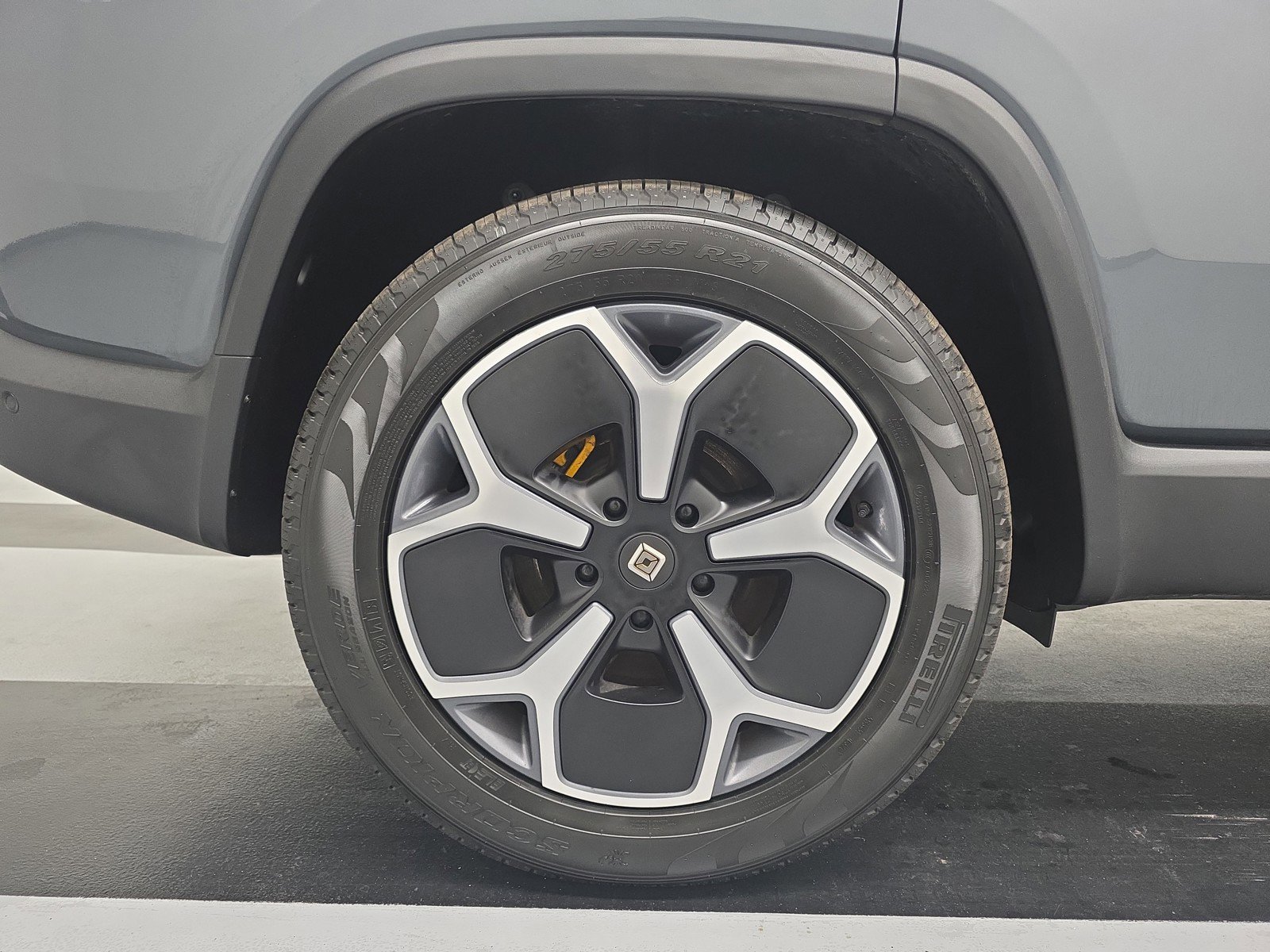 Used 2024 Rivian R1S Adventure AWD/4WD image 12
