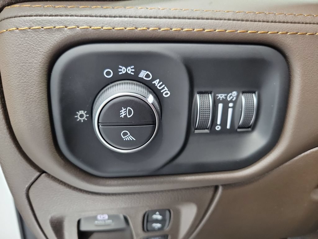 New 2026 RAM 1500 Limited AWD/4WD image 16