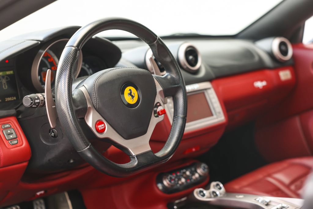 Used 2010 Ferrari California RWD image 35
