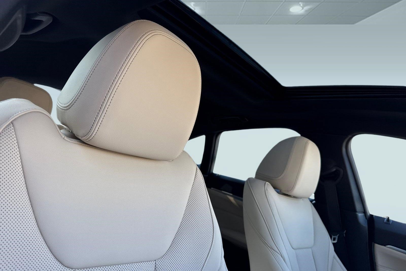 Used 2025 BMW i4 xDrive40i image 15