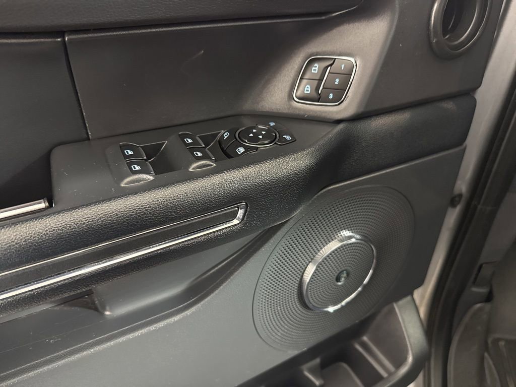 Used 2023 Ford Expedition Max Limited image 22
