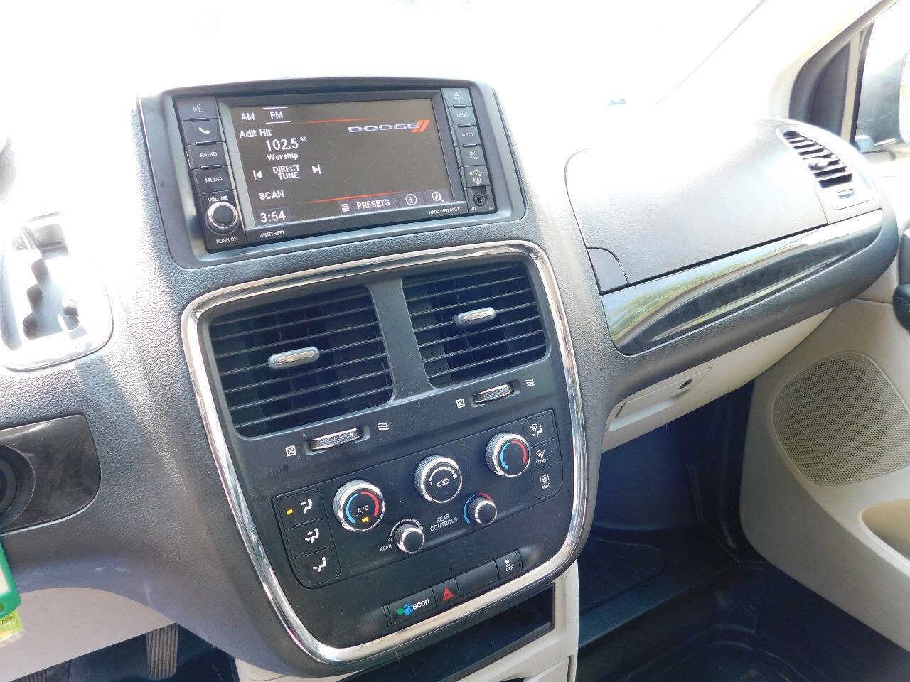 Used 2019 Dodge Grand Caravan SE image 29