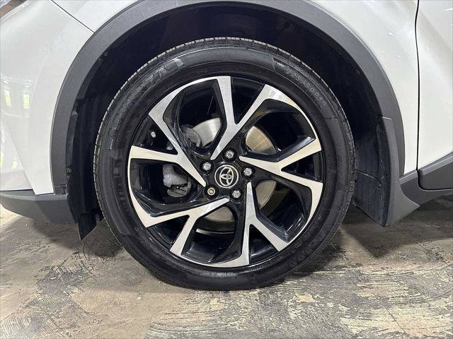 Certified 2022 Toyota C-HR XLE FWD image 10