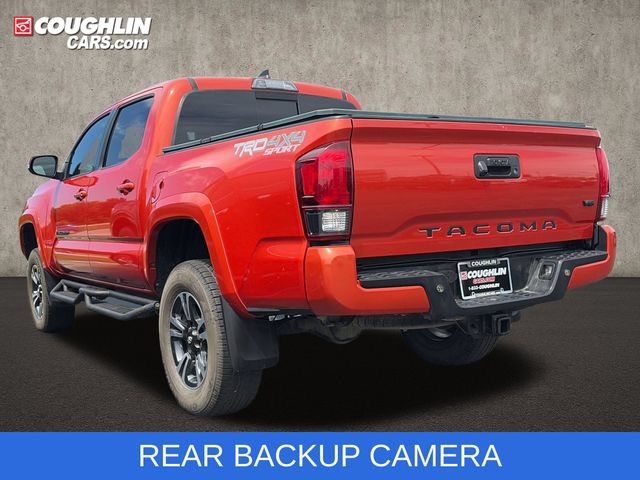 Used 2018 Toyota Tacoma TRD Sport AWD/4WD image 5