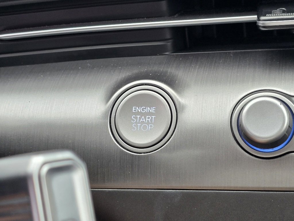 Used 2024 Hyundai Kona Limited image 17