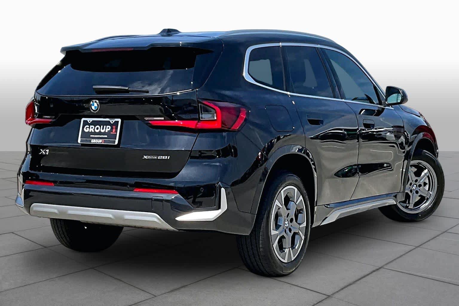 Used 2025 BMW X1 xDrive28i AWD/4WD image 12