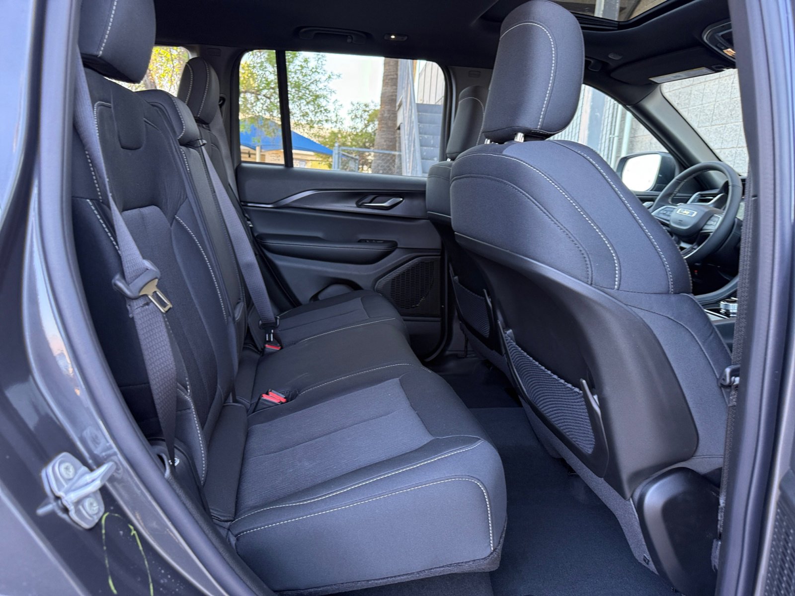 New 2025 Jeep Grand Cherokee Laredo X w/ Luxury Tech Group I image 24