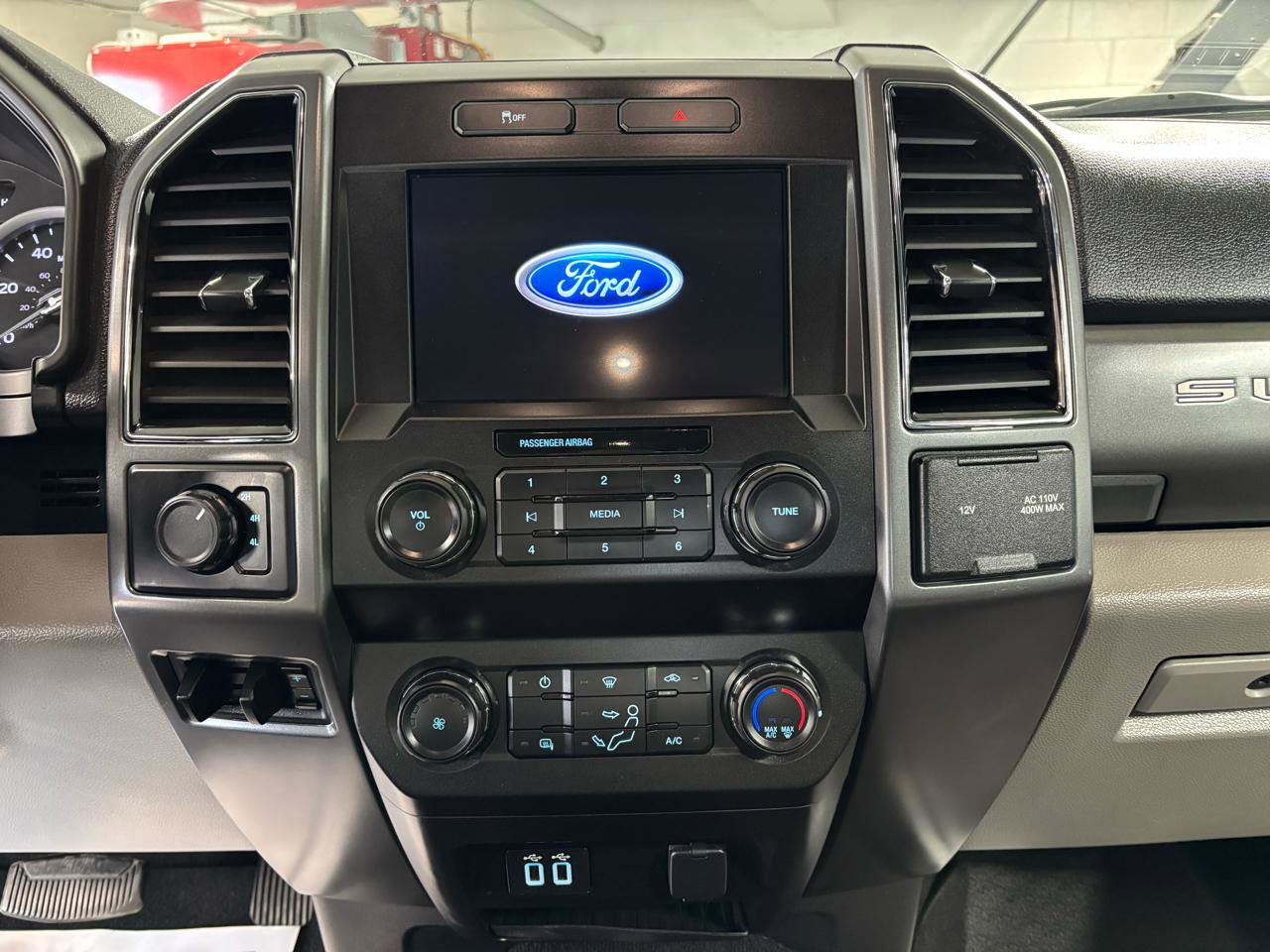 Used 2019 Ford F250 XLT w/ Snow Plow Prep Package image 32