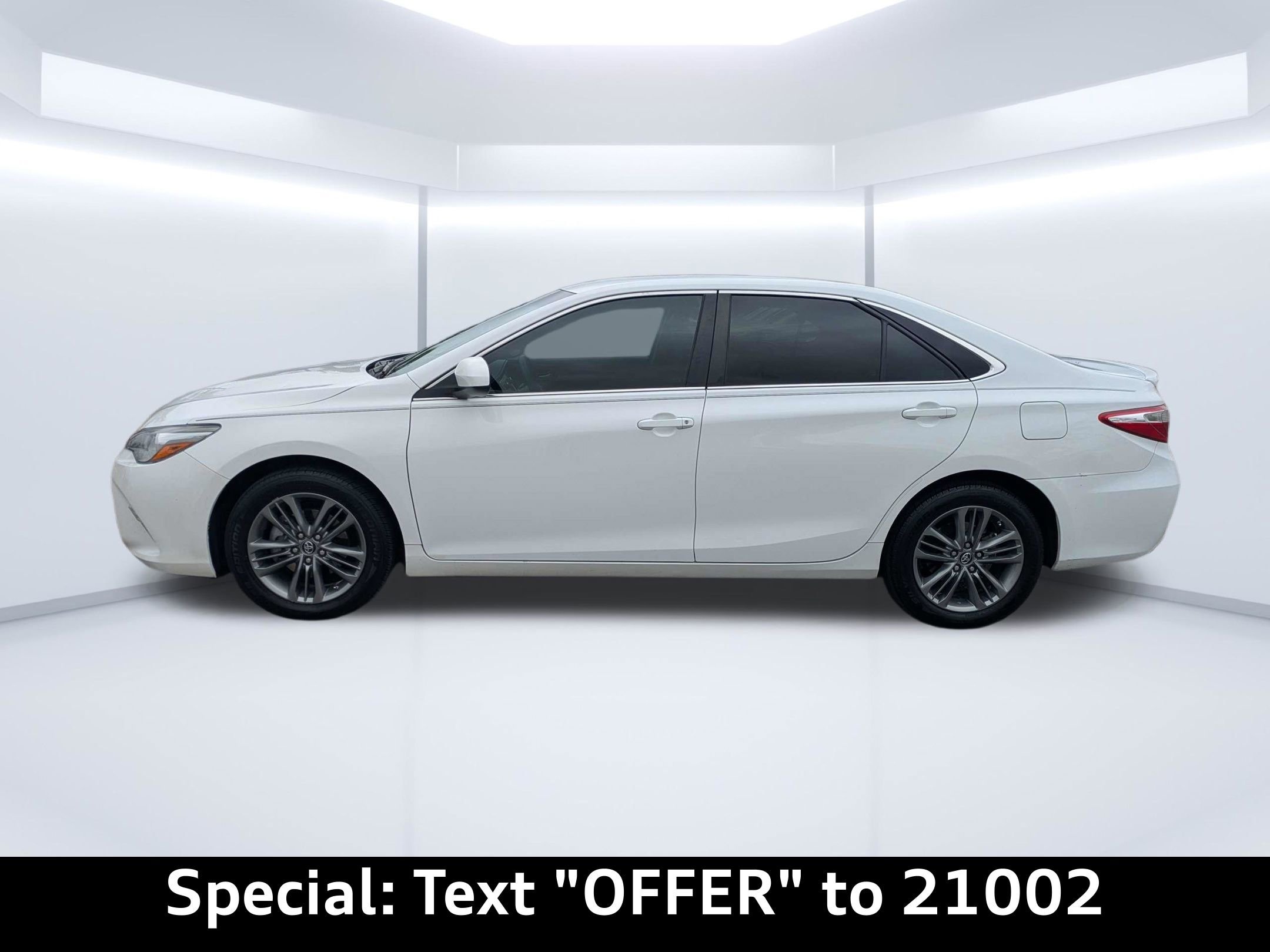 Used 2017 Toyota Camry SE FWD image 6