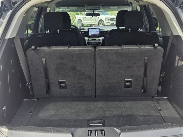 Used 2023 Ford Explorer XLT RWD image 11