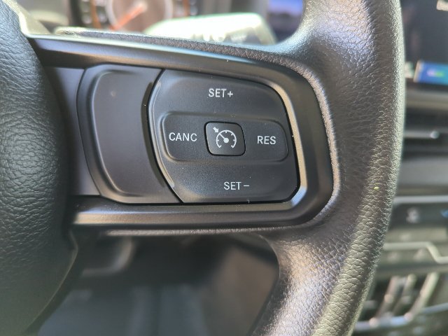 Certified 2025 Jeep Gladiator Sport AWD/4WD image 13