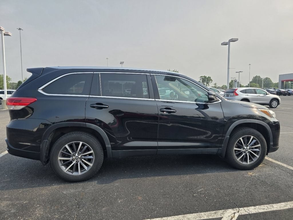 Used 2019 Toyota Highlander XLE FWD image 9