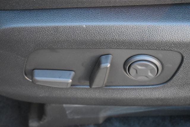 New 2026 Kia Carnival EX FWD image 30