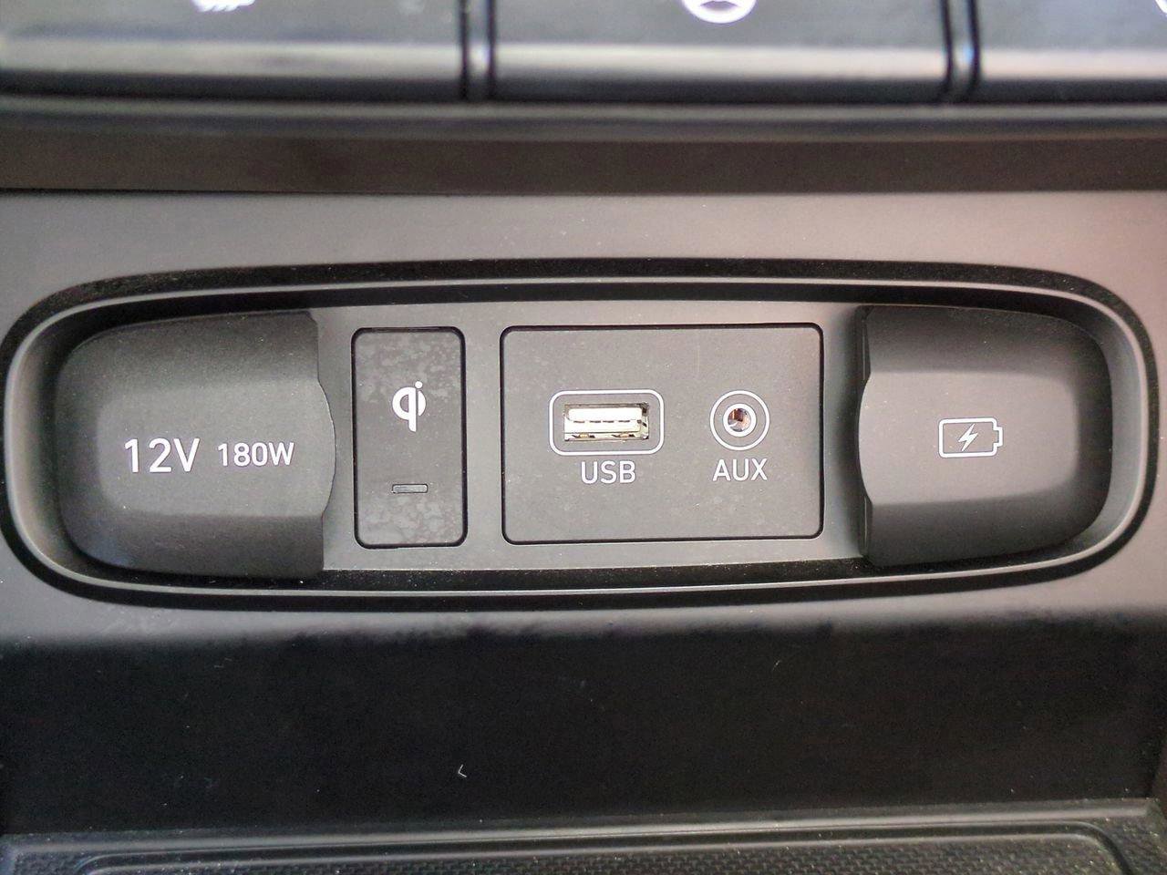 Used 2020 Hyundai Santa Fe Limited image 23