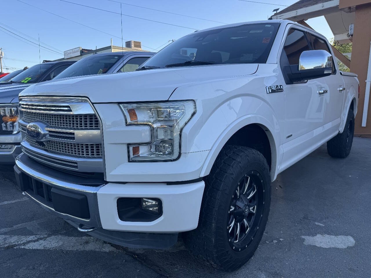 Used 2015 Ford F150 Platinum w/ Equipment Group 701A Luxury AWD/4WD image 8