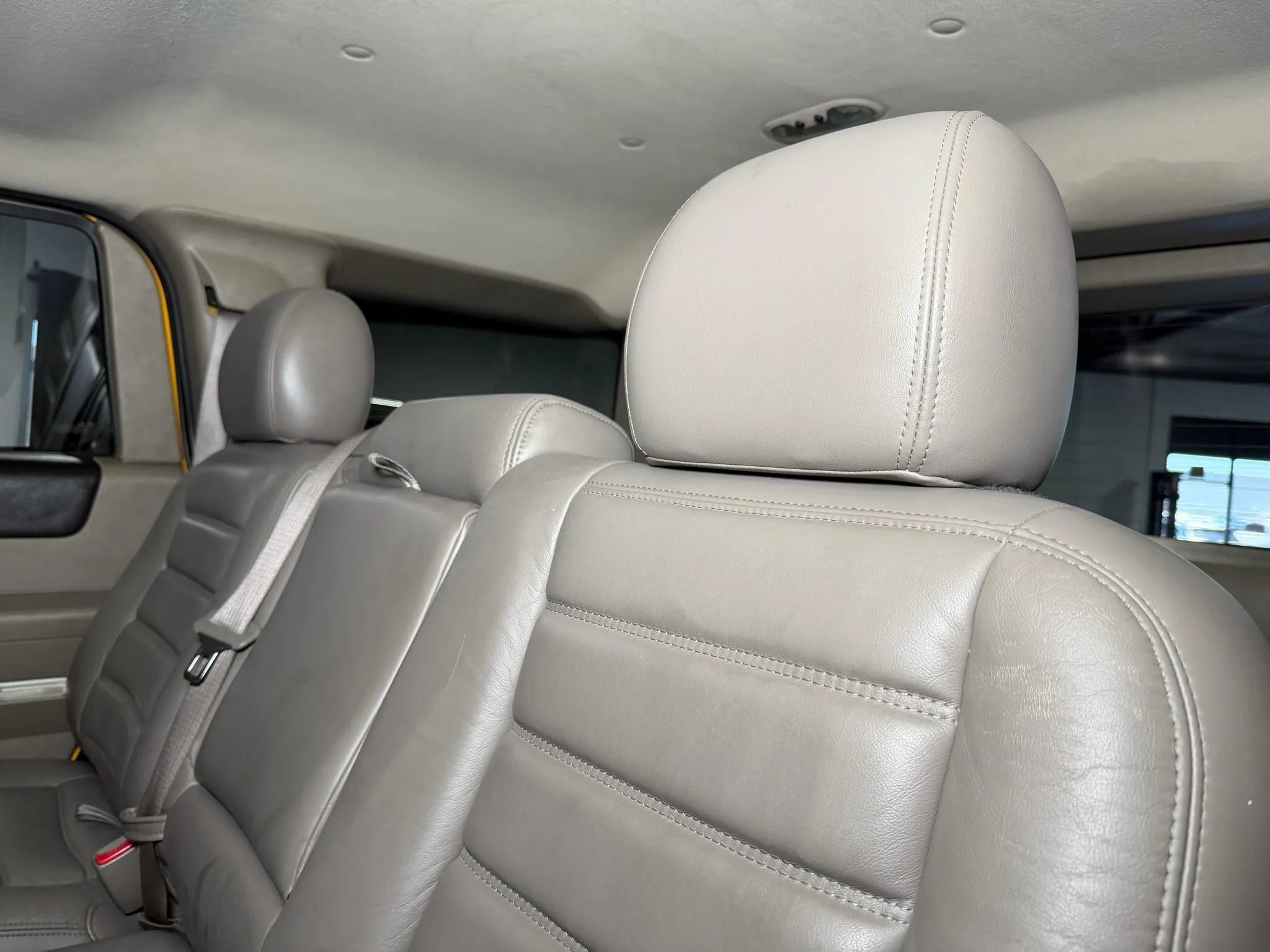 Used 2004 HUMMER H2 w/ Preferred Equipment Group AWD/4WD image 18