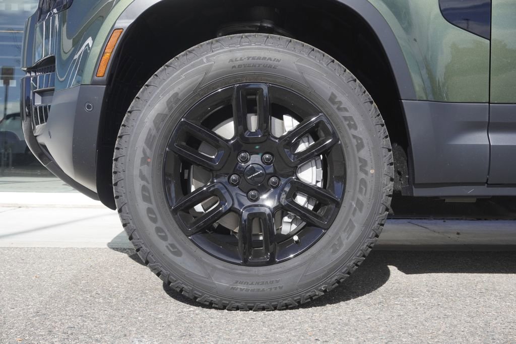 New 2026 Land Rover Defender 110 S image 33