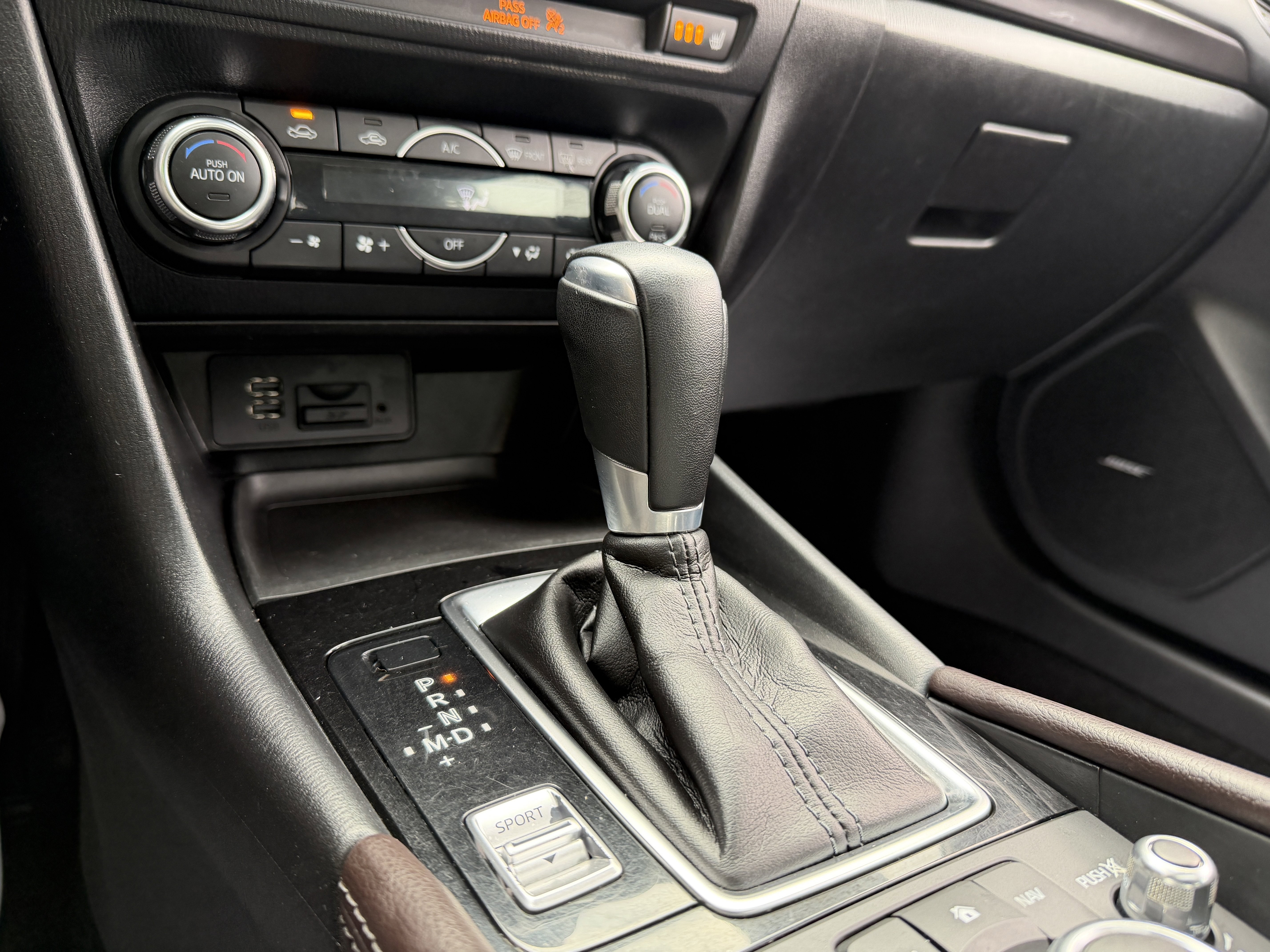 Used 2018 MAZDA MAZDA3 Grand Touring w/ Premium Equipment Package image 40