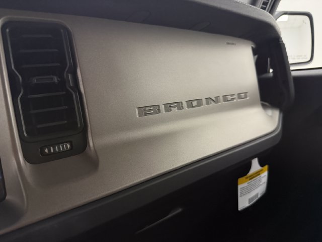 Used 2025 Ford Bronco Outer Banks AWD/4WD image 25