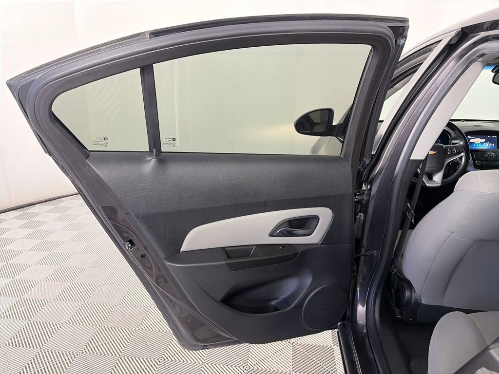 Used 2014 Chevrolet Cruze LT image 12