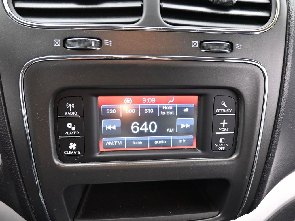 Used 2019 Dodge Journey SE image 24