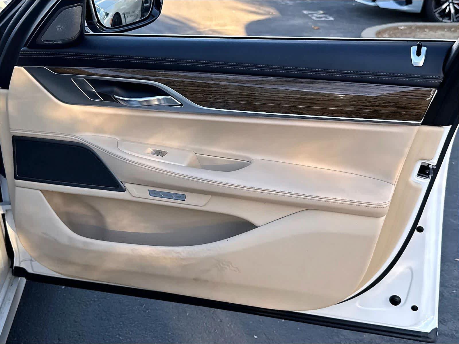 Used 2016 BMW 740i RWD image 26