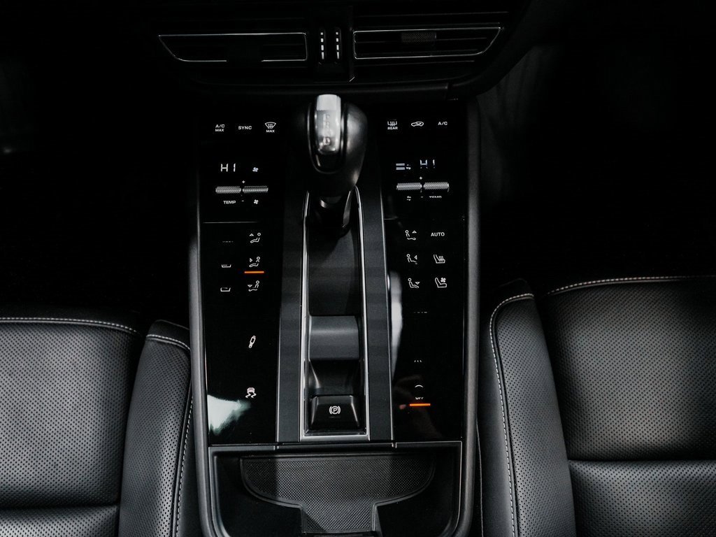 Used 2023 Porsche Macan image 28