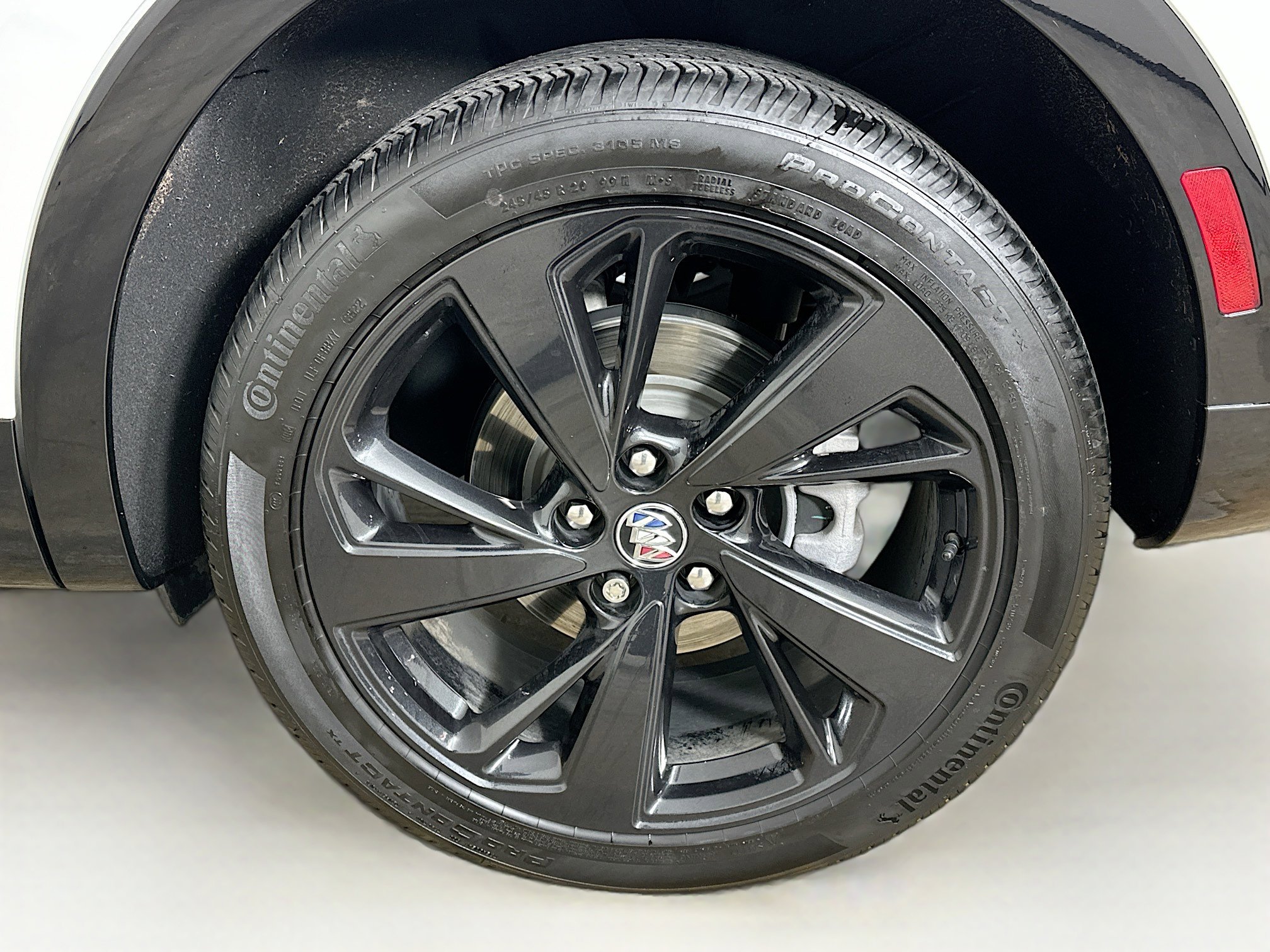 Used 2023 Buick Envision Essence w/ Sport Touring Package image 11