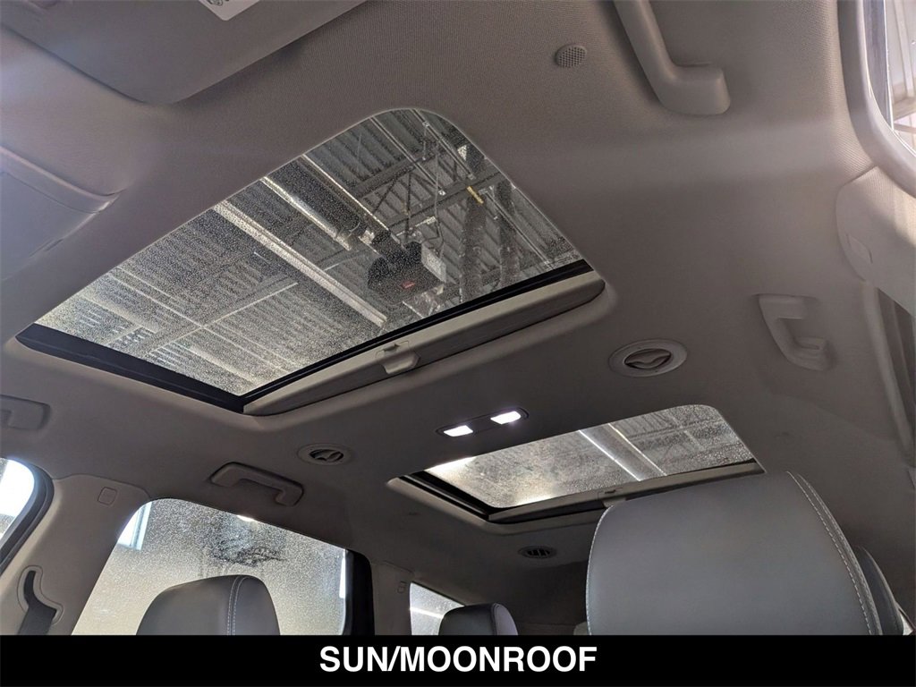 Used 2020 Buick Enclave Essence w/ Sound and Sites Package image 2