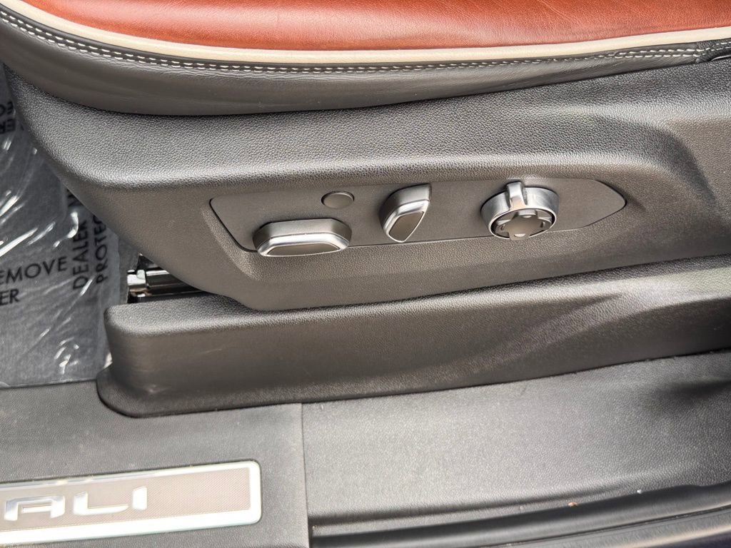 Used 2024 GMC Yukon Denali Ultimate image 19