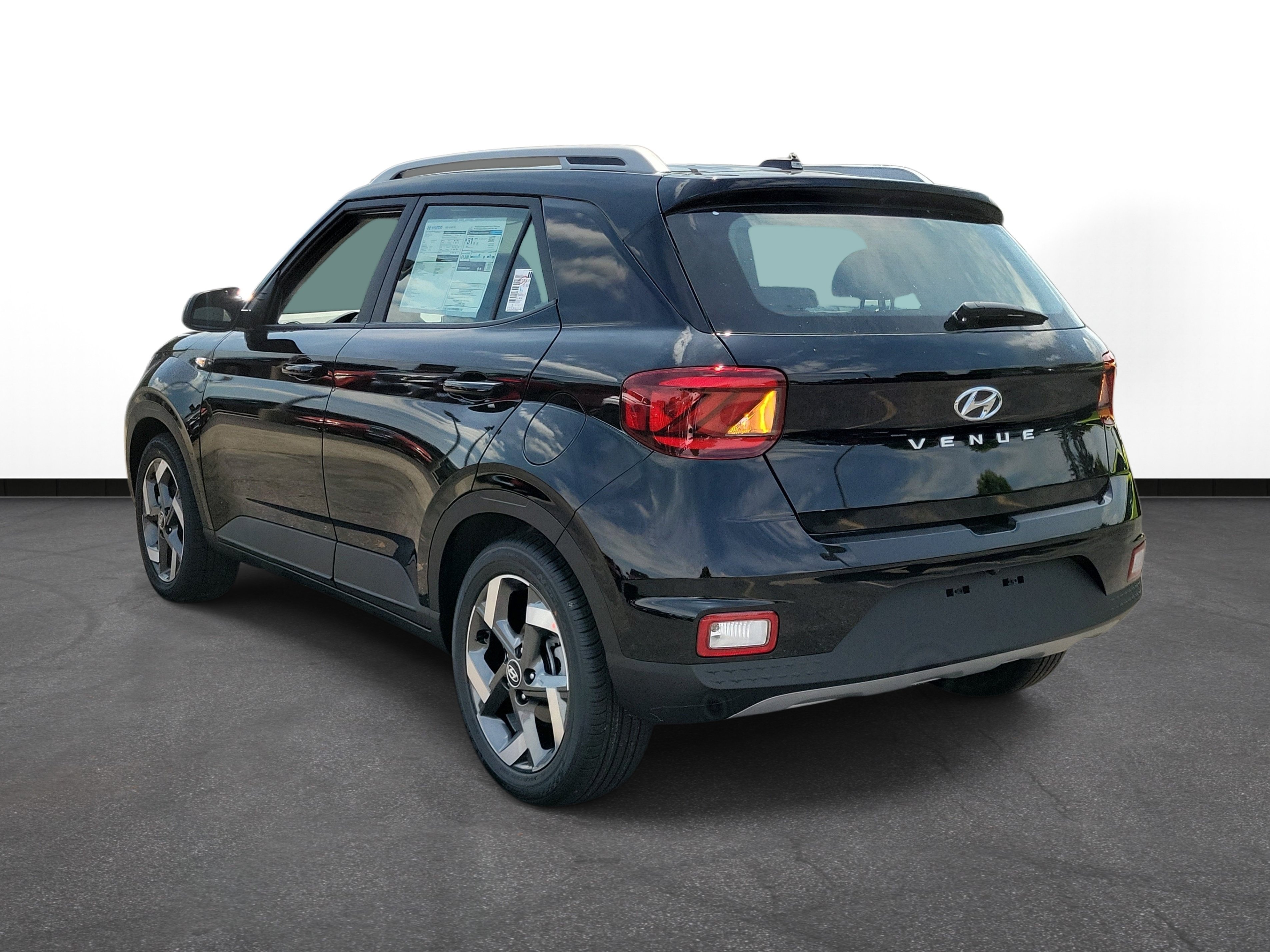 New 2026 Hyundai Venue SEL FWD image 3