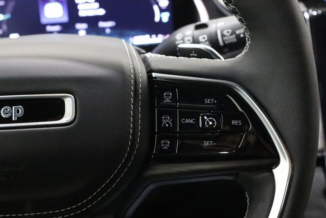 Used 2023 Jeep Grand Cherokee Overland image 30