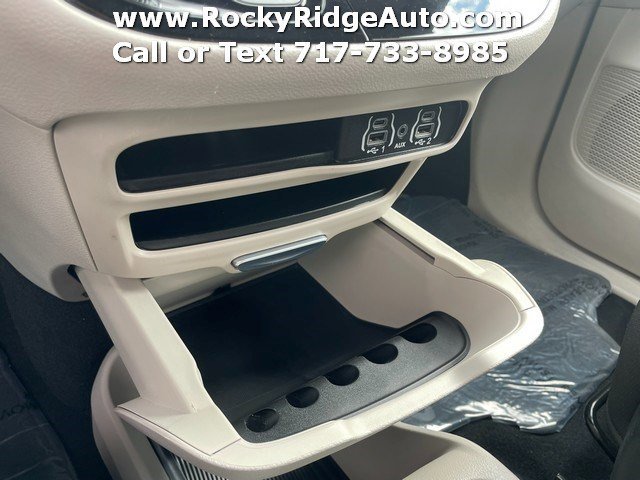 Used 2023 Chrysler Voyager LX image 17