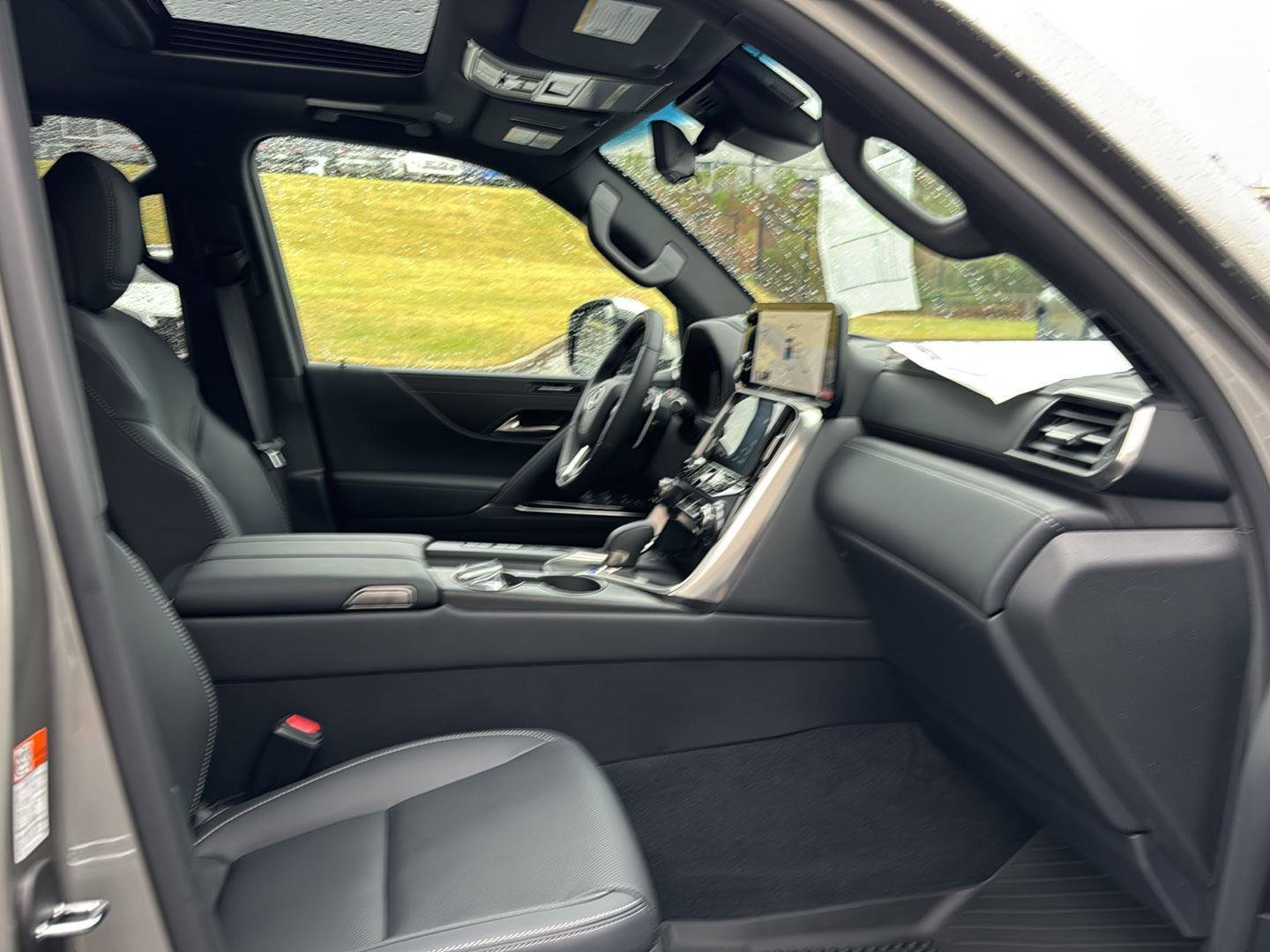 New 2026 Lexus LX 700h Luxury AWD/4WD image 10