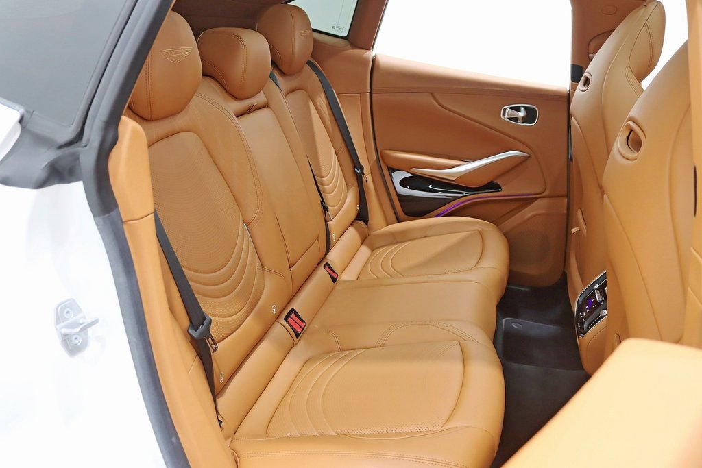 Used 2023 Aston Martin DBX image 36