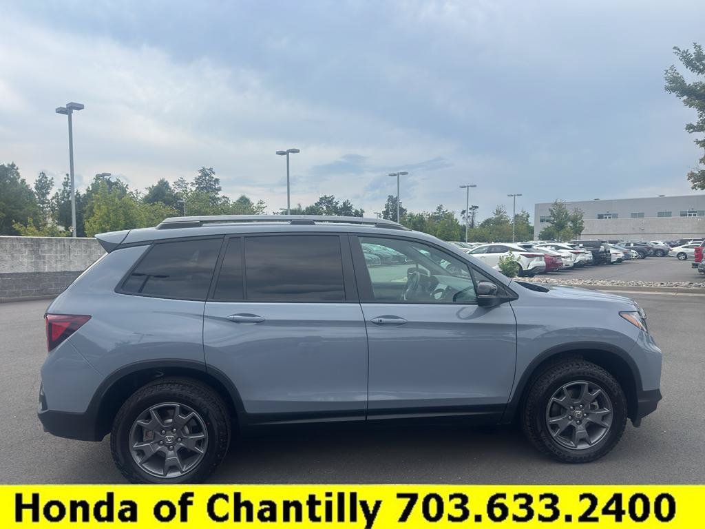 Certified 2025 Honda Passport TrailSport image 8