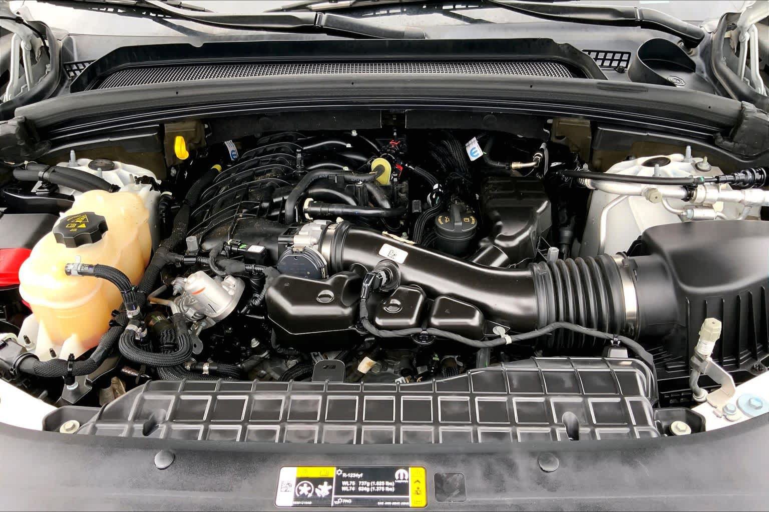 Used 2022 Jeep Grand Cherokee Altitude AWD/4WD image 44