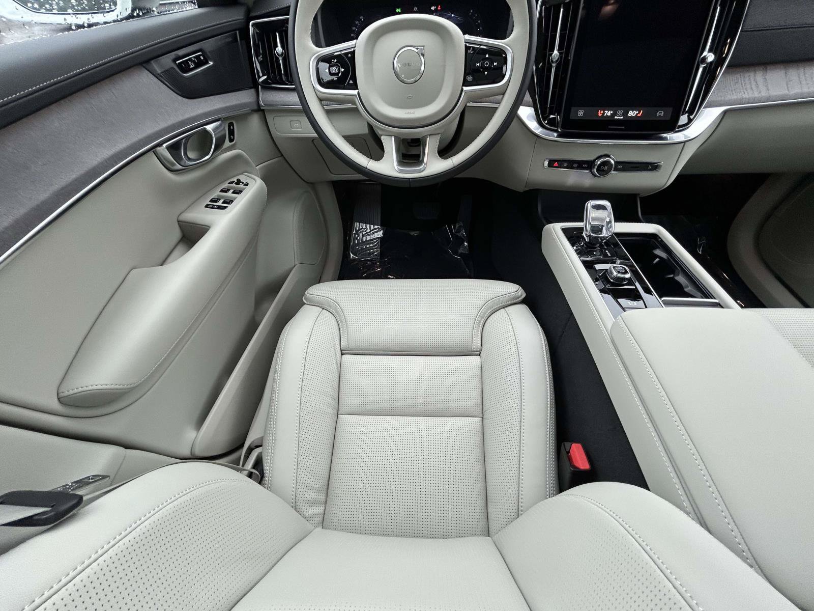 New 2026 Volvo XC90 B6 Ultra w/ Protection Package AWD/4WD image 14