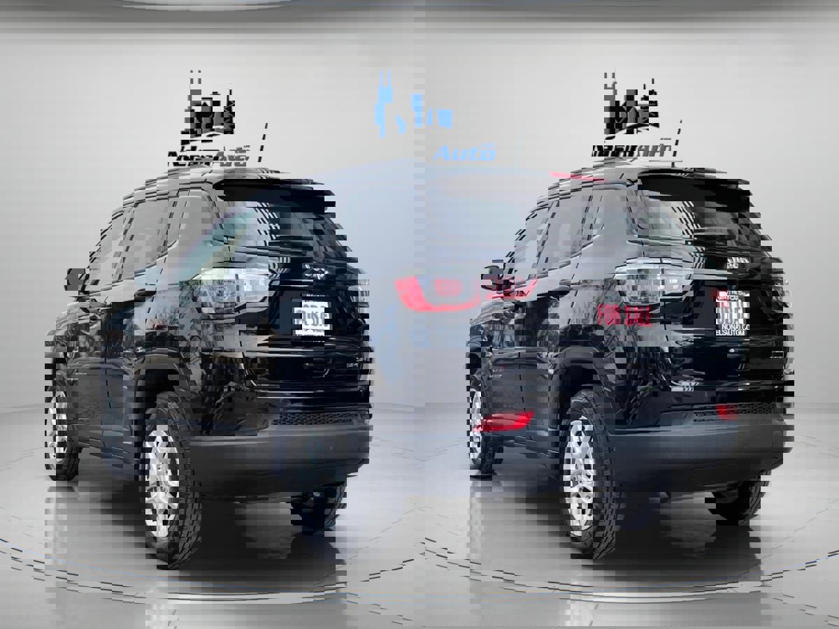 Used 2018 Jeep Compass Sport image 8