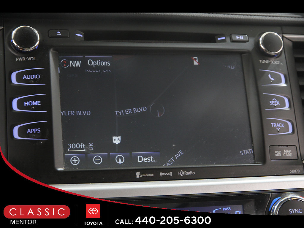 Used 2017 Toyota Highlander XLE AWD/4WD image 10