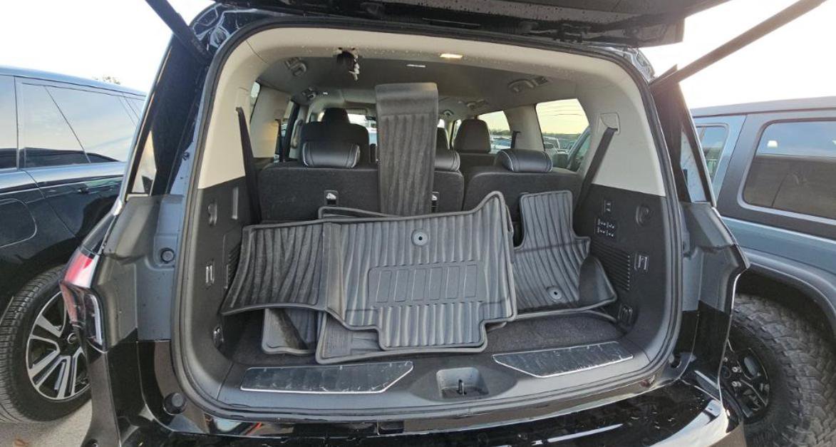 Certified 2025 INFINITI QX80 Luxe image 5