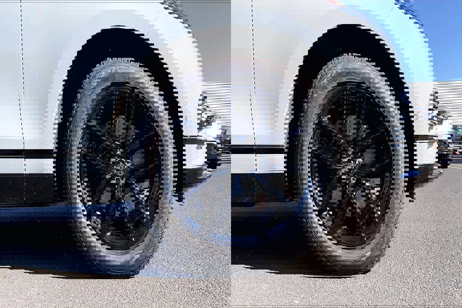 New 2026 Land Rover Range Rover Velar Dynamic SE image 14