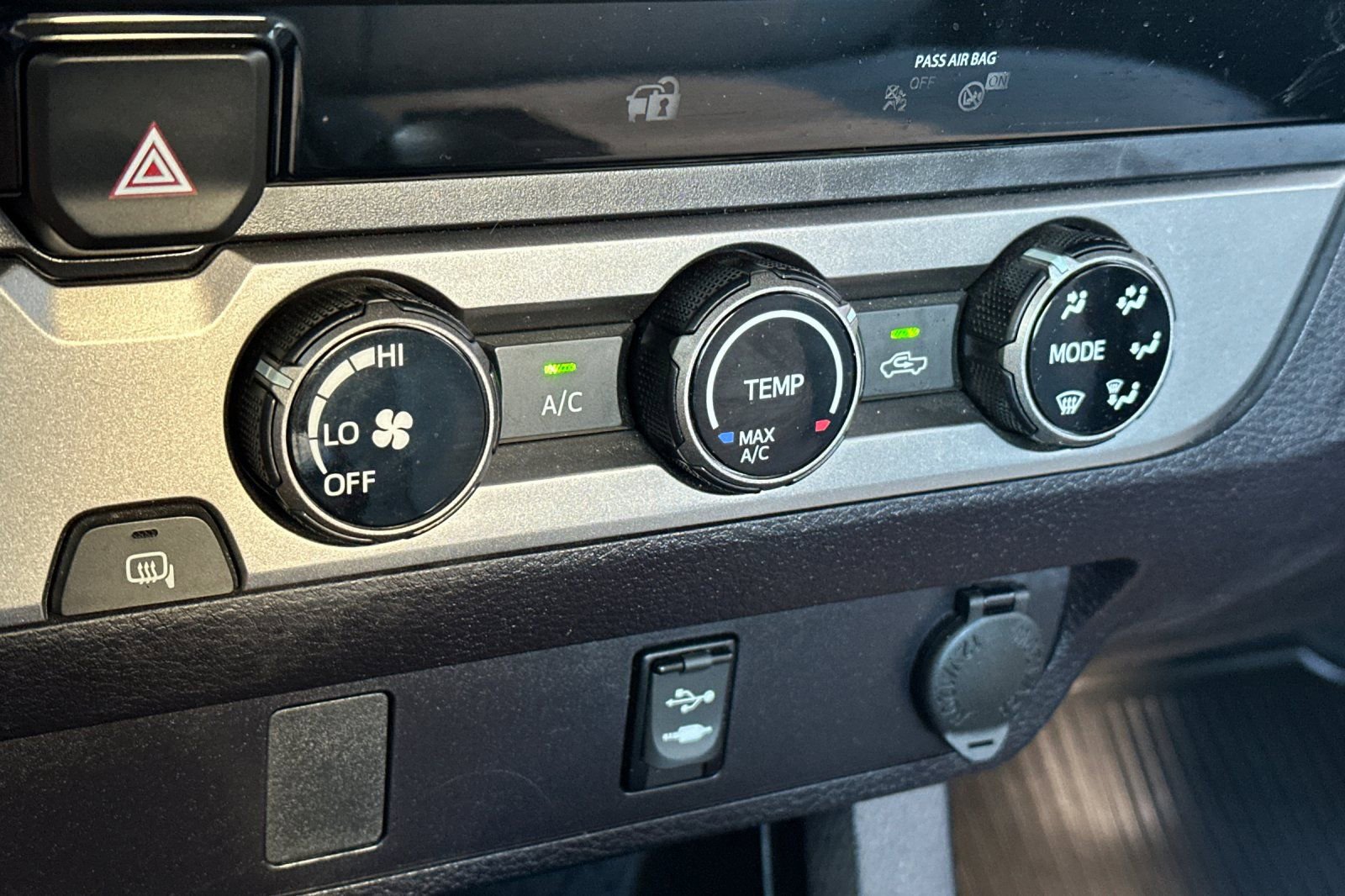 Used 2018 Toyota Tacoma SR image 21