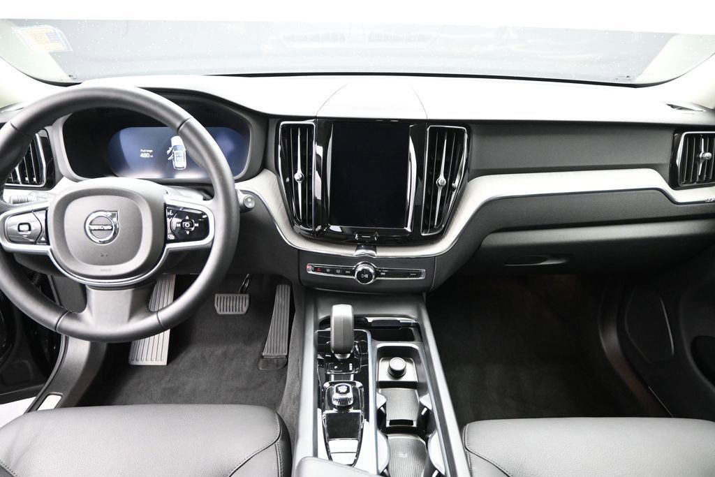 Used 2025 Volvo XC60 B5 Plus w/ Climate Package AWD/4WD image 13