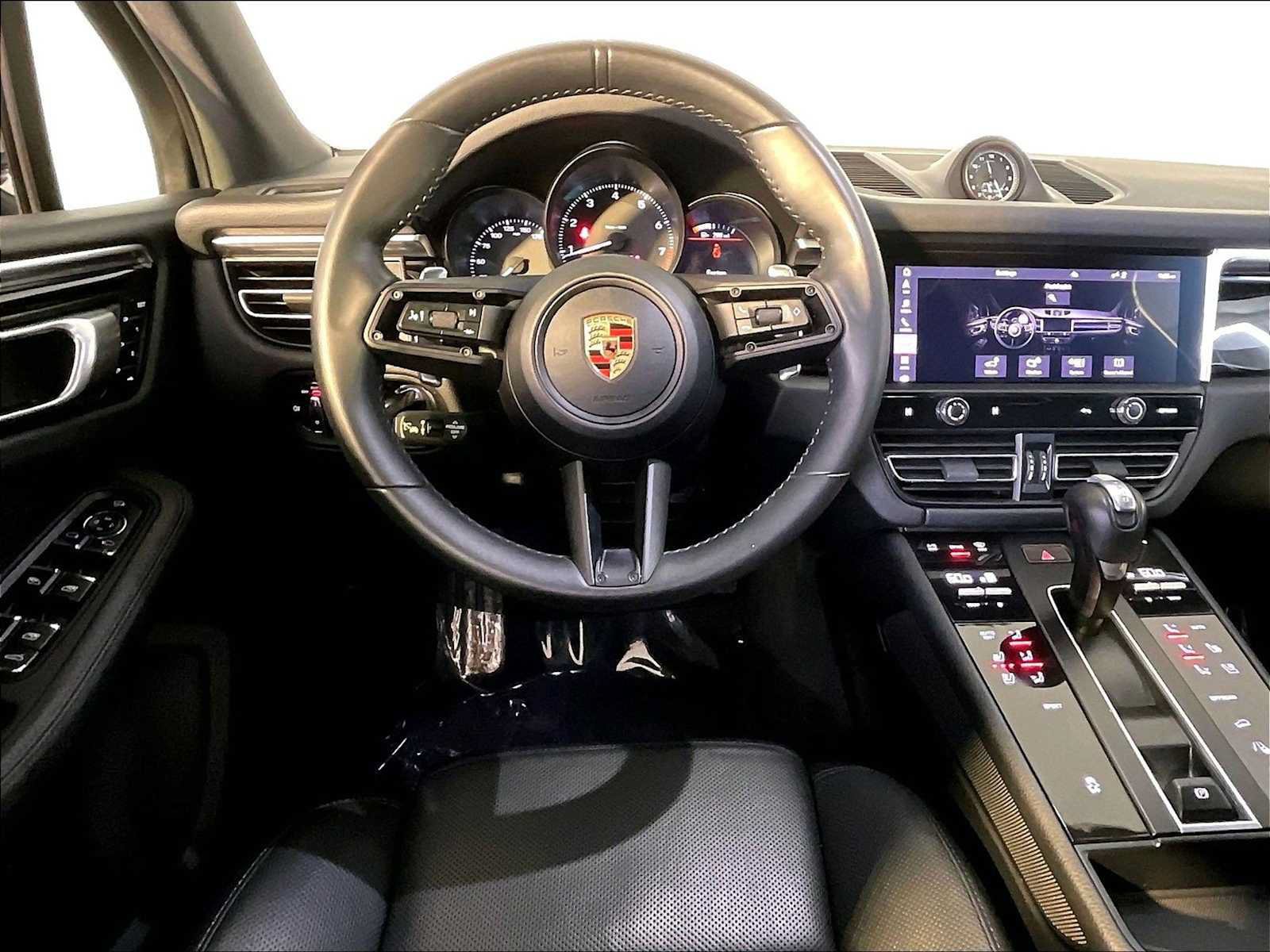 Certified 2023 Porsche Macan AWD/4WD image 13